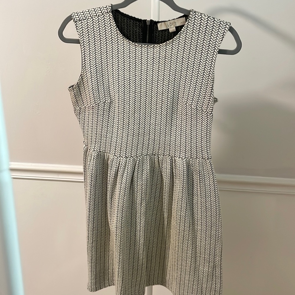 LOFT Petite Printed Shift Dress